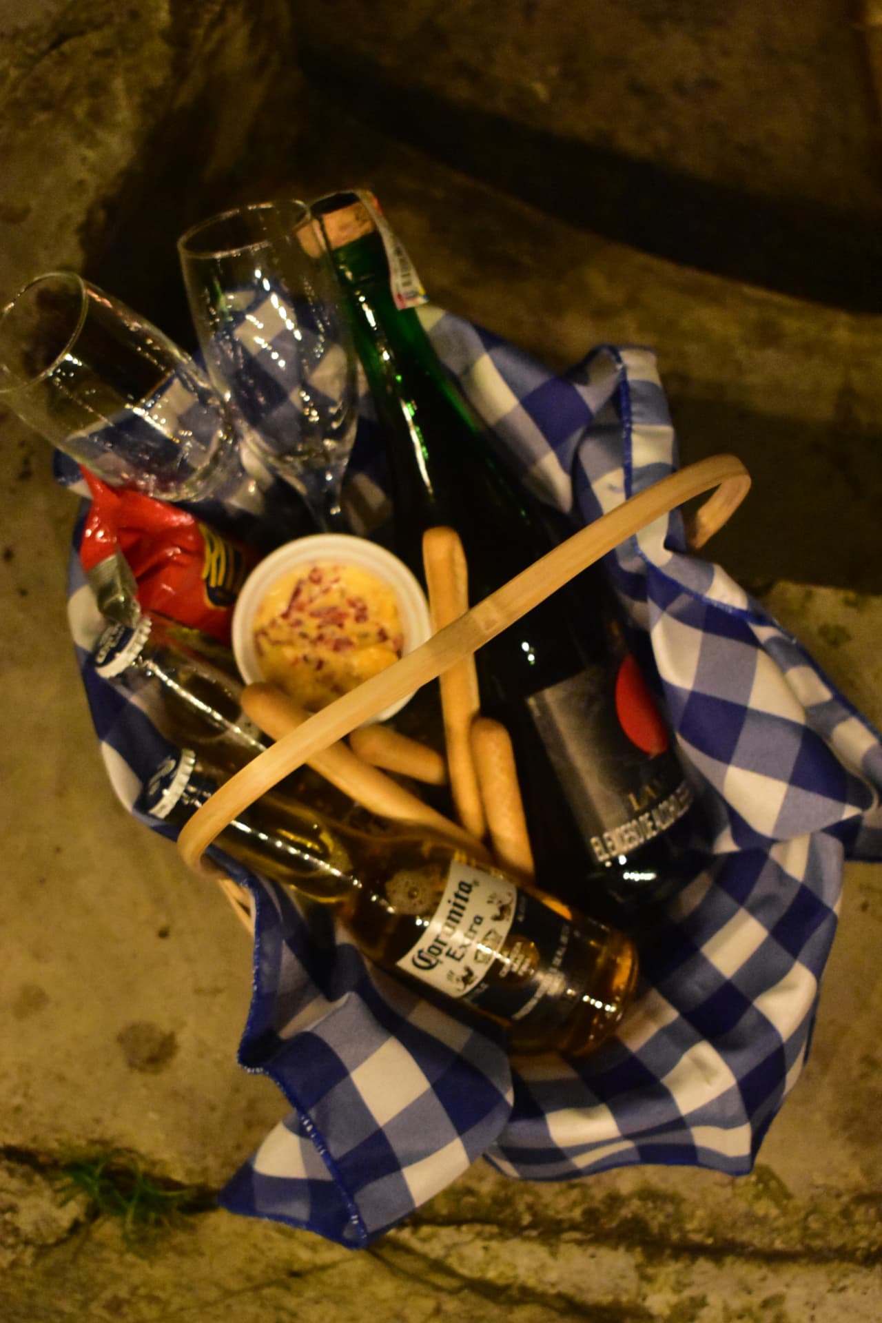 Plan fogata con vino en Onírico Refugio