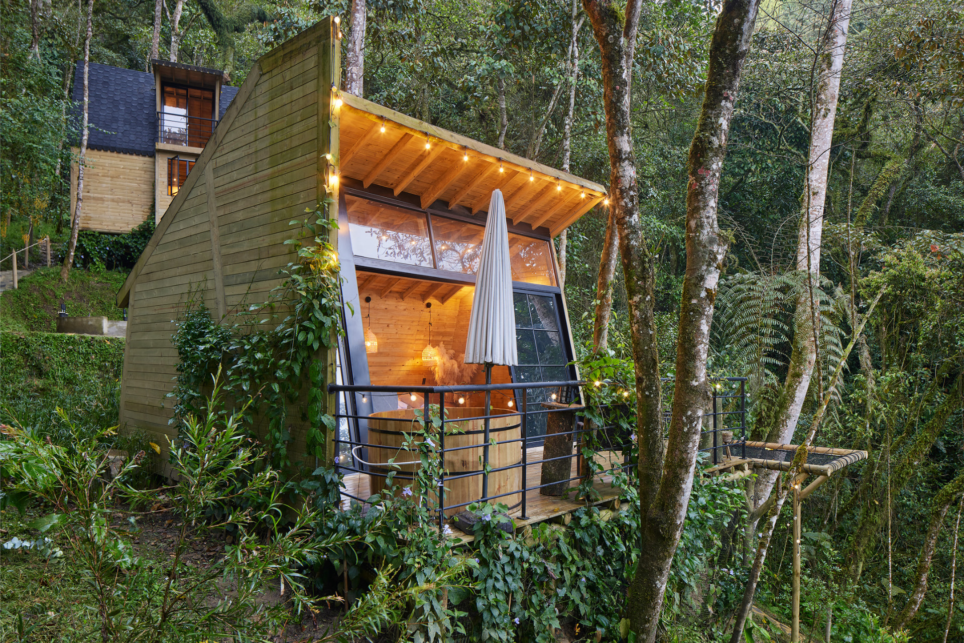 Cabaña Ceiba entre el bosque con ofuro privado en el deck
